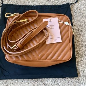 Quince Chevron Saddle Crossbody bag